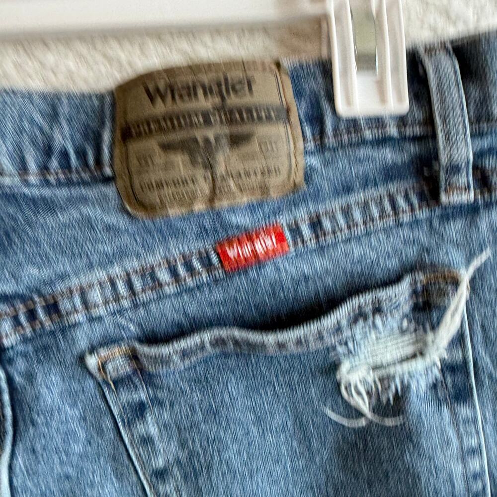 Wrangler womens cut off shorts light wash 32x30 denim summer - Picture 6 of 7